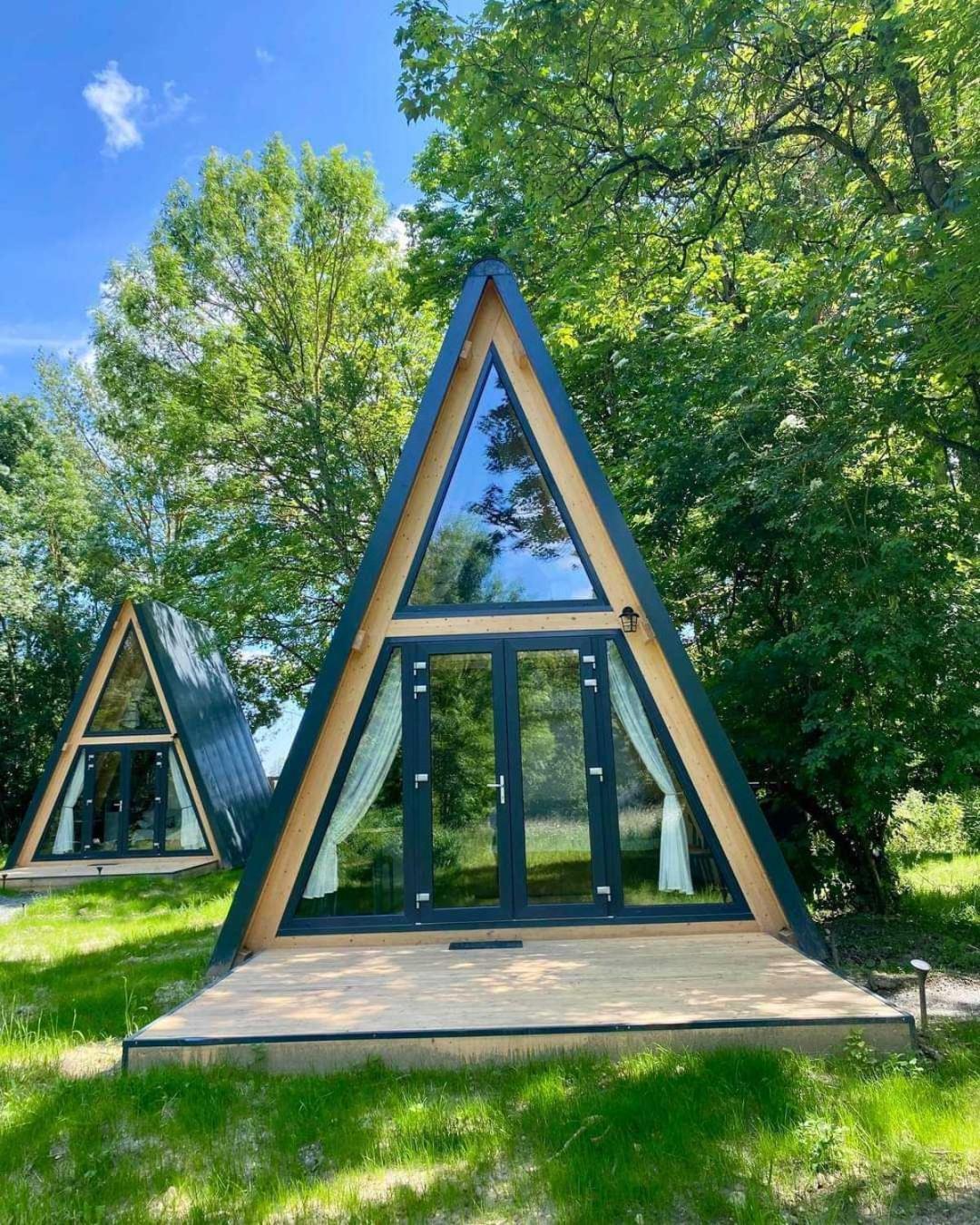 Ecolodges De Reve Dans Un Chateau De Conte De Fees Les-Trois-Moutiers Rom bilde